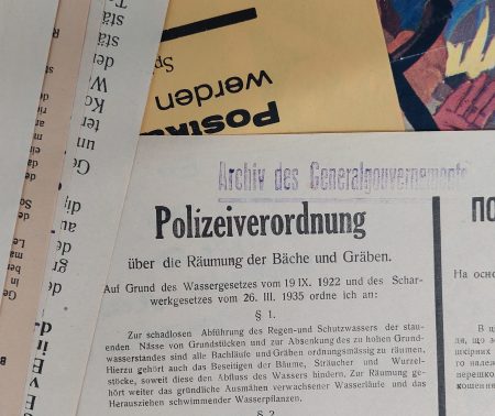 Abbildung einer zweisprachigen Polizeiverordnung über die Räumung der Bäche und Gräben